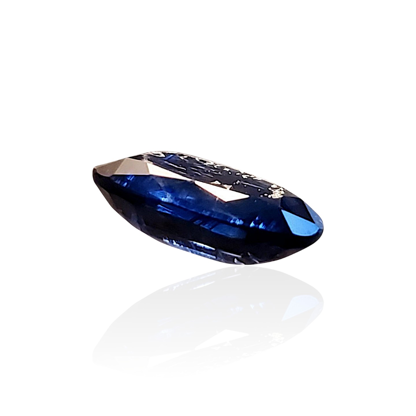 - Cyanite Chromifère de Madagascar — 2.12 cts (Taille "Ovale Mixte") – Image 3