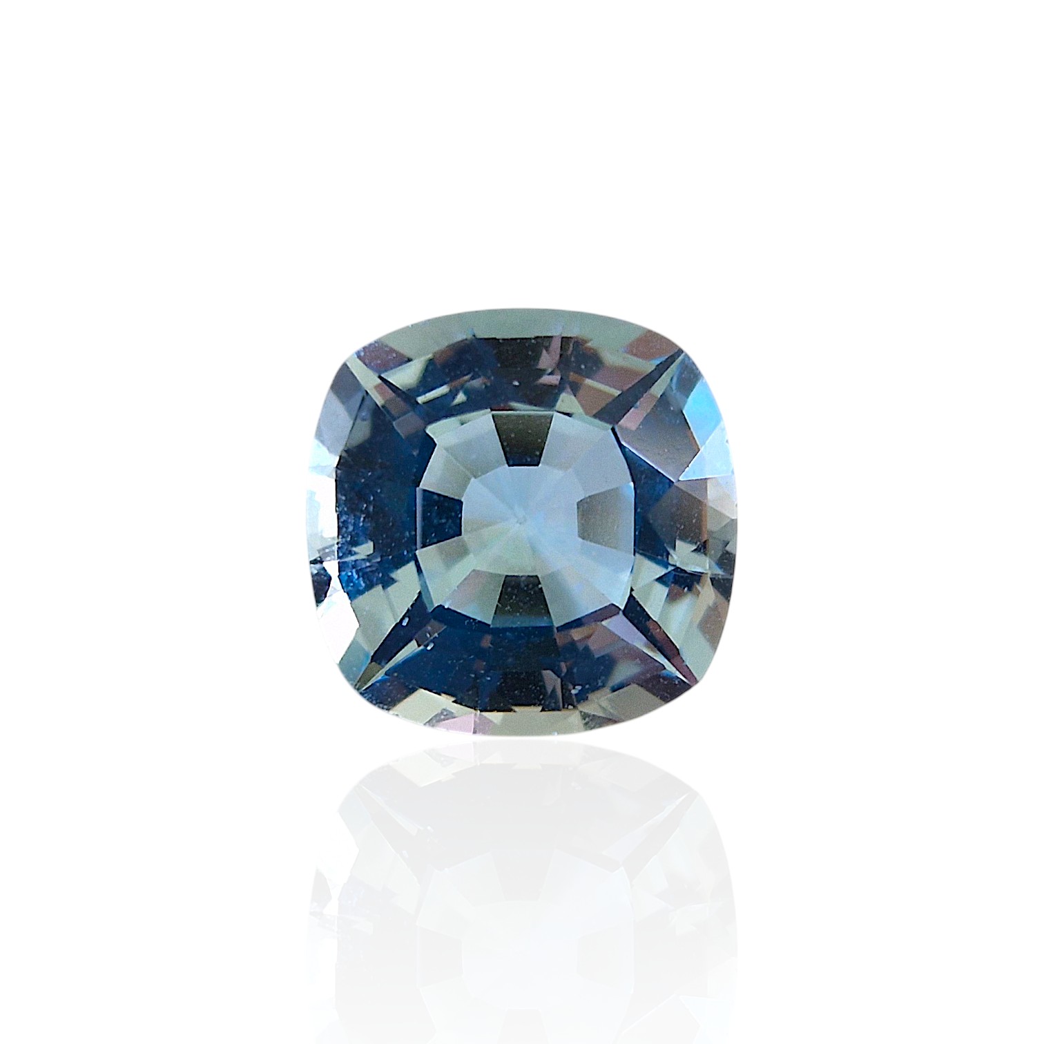 - Topaze Sky-Blue du Brésil — 7,085 cts (Taille "Coussin Mixte")
