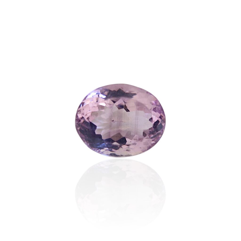 Améthyste Rare de France — 12,30 cts (Taille "Ovale Mixte")