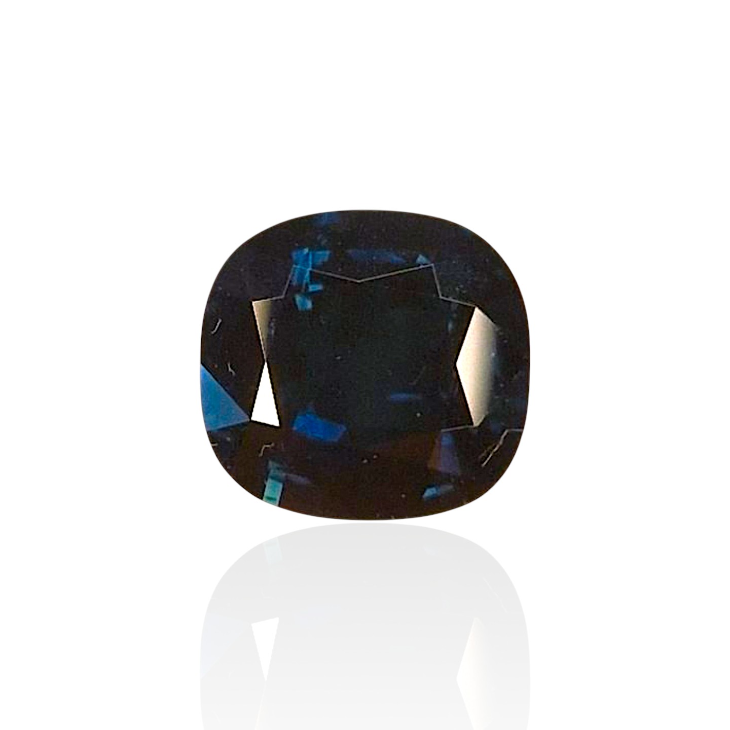 - Saphir d'australie – 10.025 carats, Taille Coussin