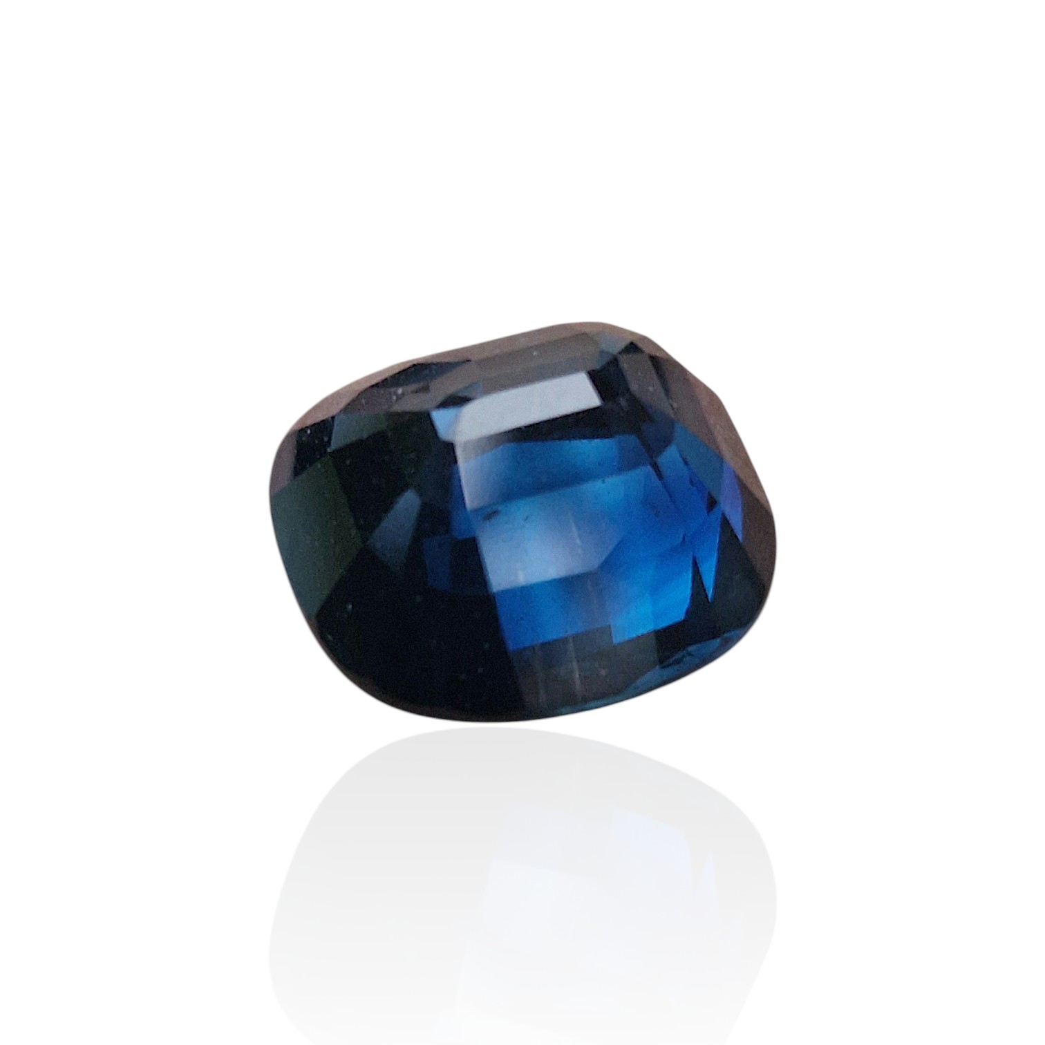 - Saphir d'australie – 10.025 carats, Taille Coussin – Image 4