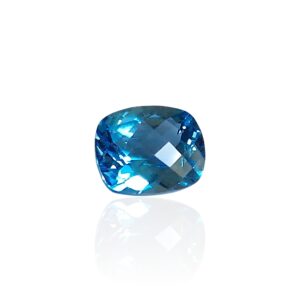 - Topaze London Blue du Brésil — 6,295 cts (Taille "Choval Bubble" par L. Sabadie)