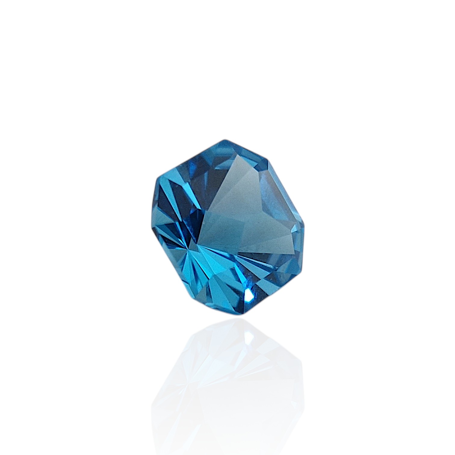 - Topaze Bleue "Electric Blue" - 7,06 carats - Taille Signature "Seewatch" - Naturelle et Certifiée – Image 3