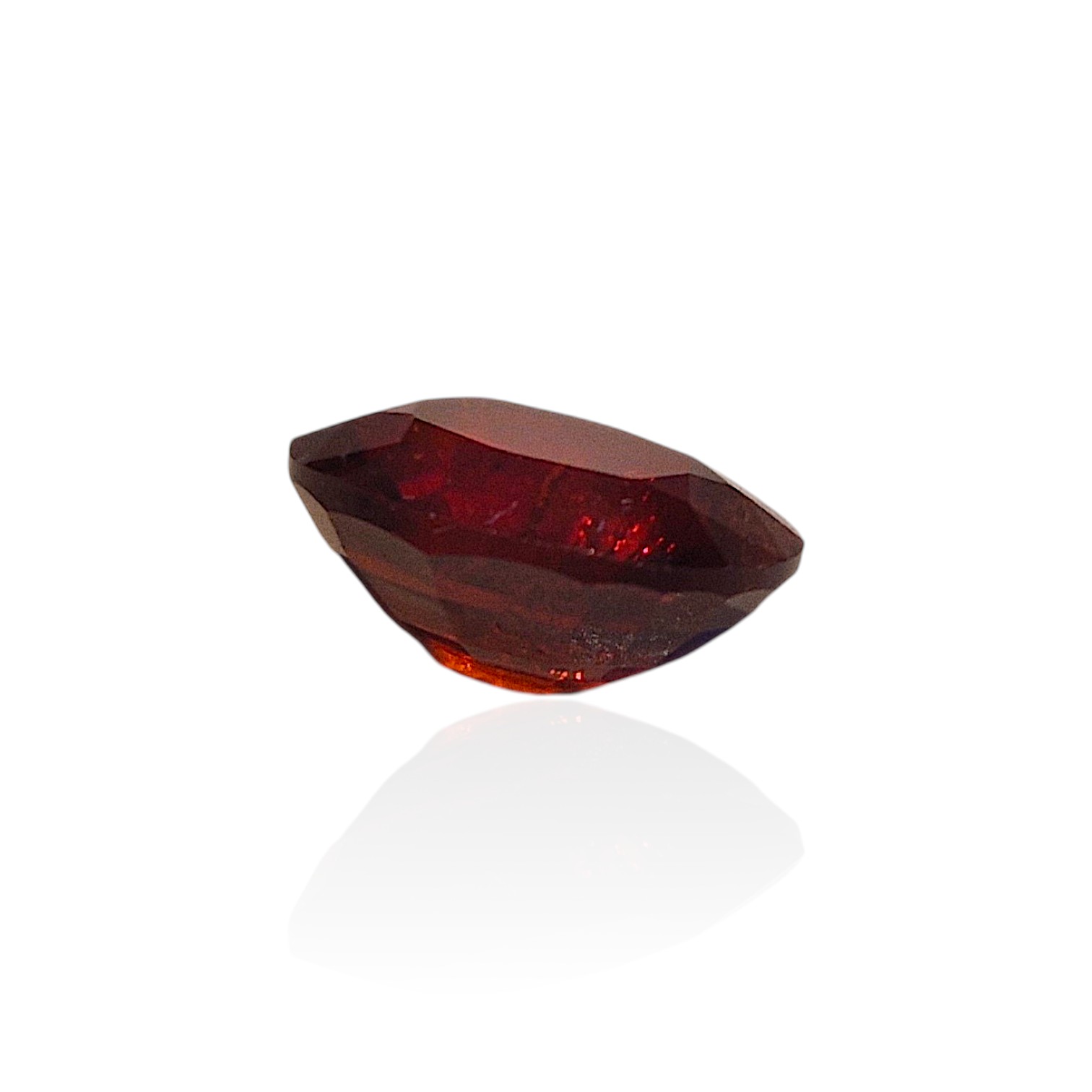 - Grenat Spessartite d’Afrique — 4,31 cts (Taille “Ovale Mixte” — Éclat de Rouge Orangé) – Image 4