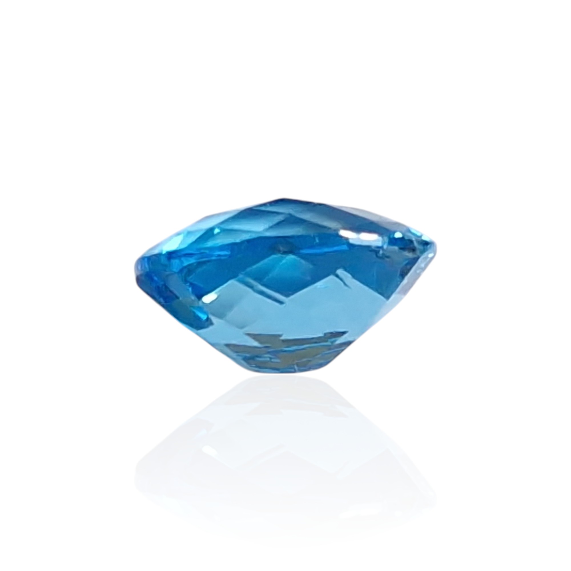 Topaze London Blue du Brésil — 6,295 cts (Taille "Choval Bubble" par L. Sabadie) – Image 4