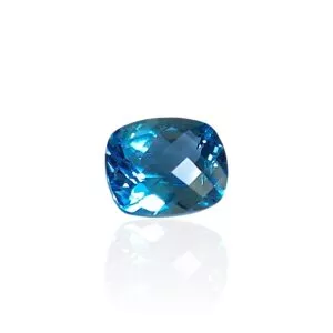 - Topaze London Blue du Brésil — 6,295 cts (Taille "Choval Bubble" par L. Sabadie)