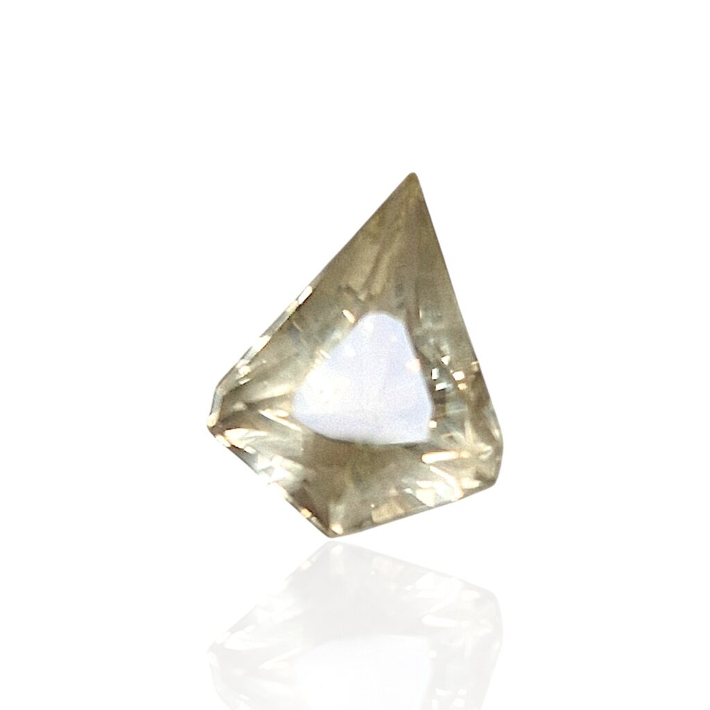 Citrine d’Asie — 6,120 cts (Taille « Pic » — Couleur Jaune Clair)