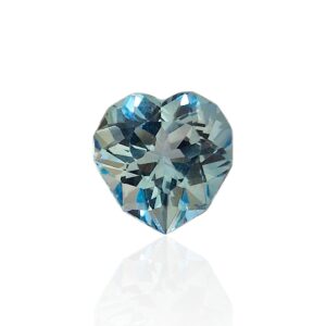 - Topaze Bleue du Brésil — 7,52 cts (Taille « Cœur Mixte » — Couleur Sky Blue)