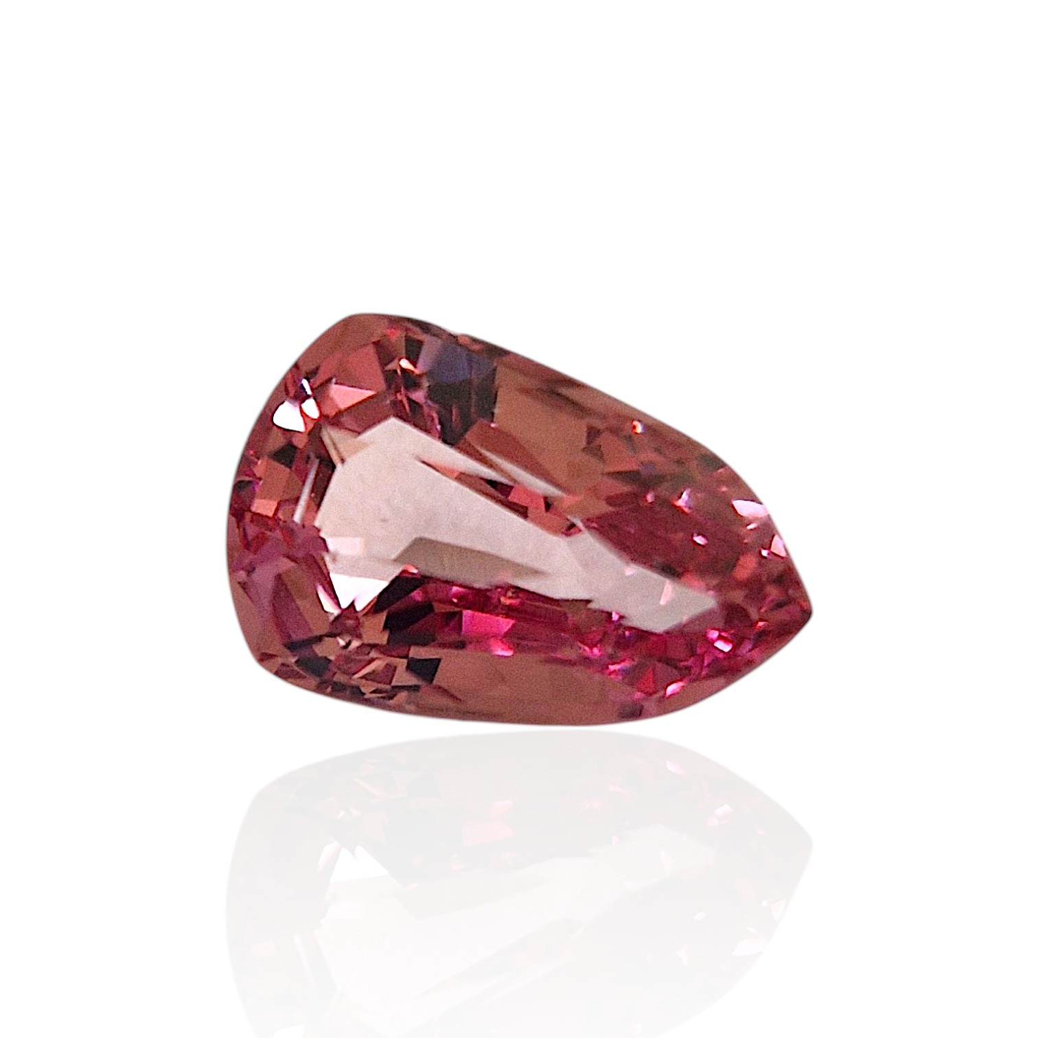 - Grenat Malaya de Madagascar — 2,435 cts (Taille « Custom Cut » — Couleur Peach Pink) – Image 2