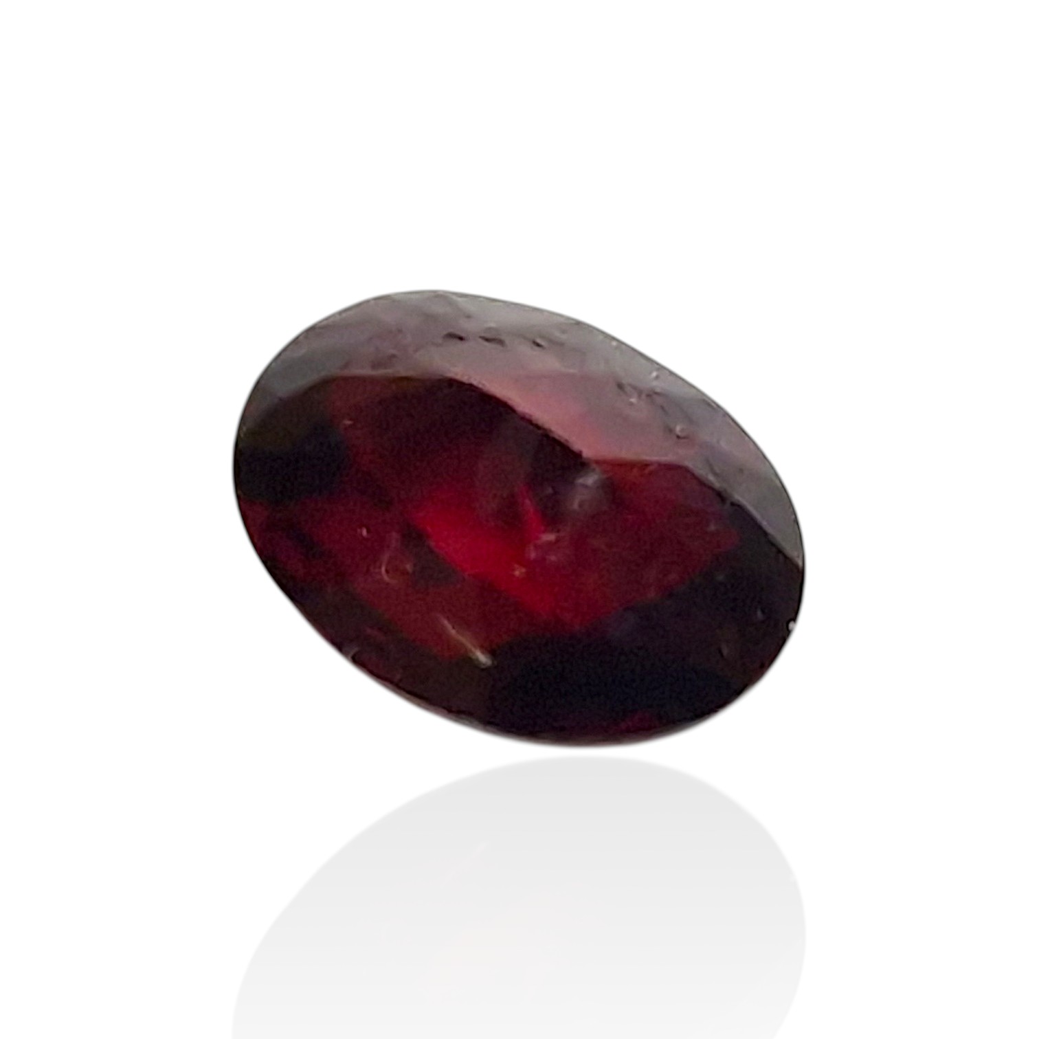 - Grenat Almandin du Cameroun — 1,375 ct (Taille “Ovale Mixte” — Éclat Rouge Profond) – Image 5